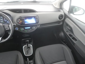 Toyota Yaris III Hatchback 5d Facelifting Hybrid 100KM 2017 Toyota Yaris 1.5 Hybrid, Salon Polska, Serwis ASO, zdjęcie 7