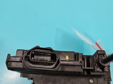 ZÁMEK PŘEDNÍ PRAVÝ RENAULT FLUENCE EVROPA 4PIN