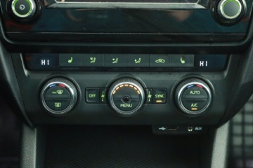 Skoda Octavia III RS Kombi 2.0 TDI 184KM 2016 Skoda Octavia RS 2.0 TDI, 1. Właściciel, 181 KM, zdjęcie 13