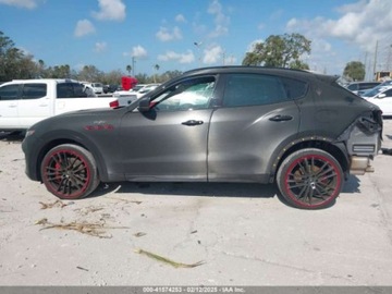 Maserati Levante 2022 Maserati Levante Trofeo 2022 3.8l 3.8 Benzyna 580KM, zdjęcie 2