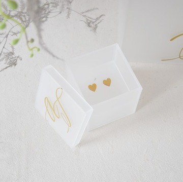 БОЛЬШАЯ коробочка из оргстекла для конвертов + обручальных колец. Золотая свадебная надпись, матовое оргстекло.