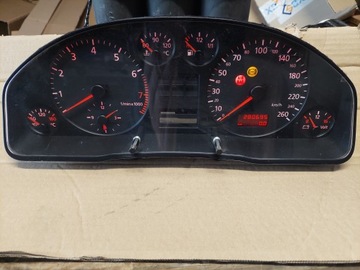 ZEGARY LICZNIK UN4 AUDI A4 B5 8D0919860H 280tys km