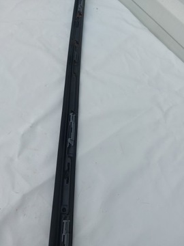 НАКЛАДКА ВЕТРОВОГО СТЕКЛА СПРАВА, PEUGEOT 5008 И ЕС