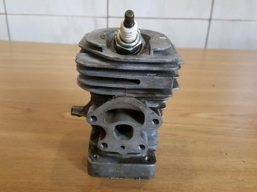 HUSQVARNA 236 CYLINDER TŁOK KOMPLET