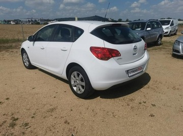Opel Astra J GTC 1.4 100KM 2013 Opel Astra 1.4 100 Km Klima, Elektryka, Zadbany, zdjęcie 2