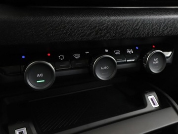 Citroen C4 III SUV 1.2 PureTech 130KM 2024 Citroen C4 full LED virtual cocpit kamera i, zdjęcie 27