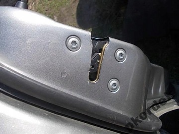 NISSAN TERRANO II FACELIFT - ZÁMEK DVEŘE PRAVÝ PŘEDNÍ