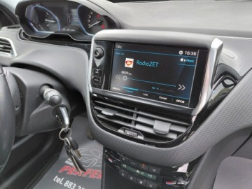 Peugeot 2008 I SUV Facelifting 1.2 PureTech 130KM 2019 Peugeot 2008 130 KM Klimatronik Sensor PDC Navi 1.2 Benzyna 130KM, zdjęcie 13