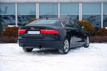 Jaguar XE Sedan 2.0 i4 200KM 2017 Jaguar XE Bezwypadek Salon PL 1rej. 2018 RWD 2.0 Benzyna, zdjęcie 4