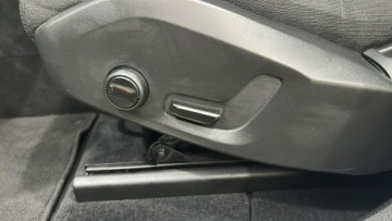 Volvo XC60 II 2021 Volvo XC 60 B4 D AWD Momentum Pro hak, zdjęcie 27