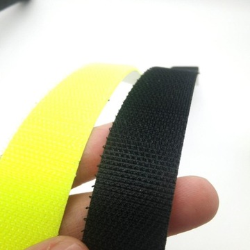 3 наклейки на голову теннисной ракетки. Желтая рамка ракетки.