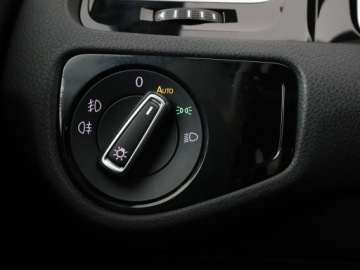 Volkswagen Golf VII GTI 3d Facelifting 2.0 TSI 245KM 2019 Volkswagen Golf full LED skóra el. sterowane, zdjęcie 35