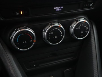 Mazda CX-3 Crossover 2.0 SKY-G 120KM 2016 Mazda CX-3 2.0 Skyactiv-G, Navi, Klima, zdjęcie 12