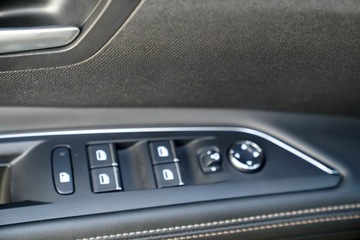 Peugeot 5008 II Crossover Facelifting 1.6 PureTech 180KM 2022 Peugeot 5008 GT kamera Skora adc NawI, zdjęcie 18