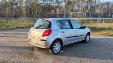 Renault Clio III Hatchback 5d 1.6 i 16V 88KM 2007 Renault Clio Raty 1.6 benz 88KM Klimatronic. bogata wersja Zarej w PL Gwar, zdjęcie 5