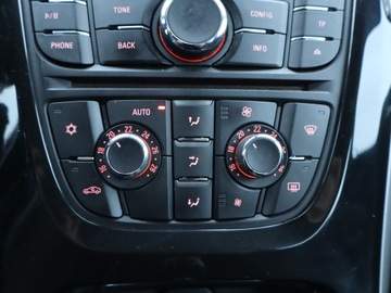 Opel Astra J GTC 1.4 Turbo ECOTEC 140KM 2015 Opel Astra 1.4 T, GAZ, Skóra, Klima, Klimatronic, zdjęcie 15