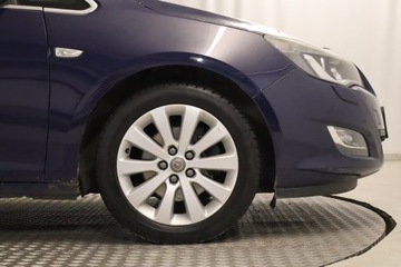 Opel Astra J Sports Tourer 1.7 CDTI ECOTEC 125KM 2011 Opel Astra 1.7 CDTI, Navi, Xenon, Klima, zdjęcie 14