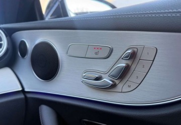 Mercedes Klasa E W213 Coupe Facelifting 2.0 E220d 194KM 2020 Mercedes-Benz Klasa E Mercedes-Benz Klasa E 220 d 9G-TRONIC AMG Line 2.0, zdjęcie 33