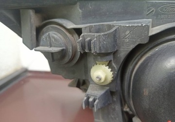 FORD MONDEO MK3 III SVĚTLO PŘEDNÍ LEVÝ SVĚTLOMET ŘIDIČE