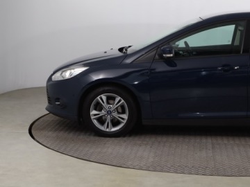 Ford Focus III Hatchback 5d facelifting 1.6 TDCi 95KM 2014 Ford Focus 1.6 TDCi, Salon Polska, Klima, zdjęcie 14