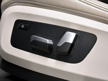 BMW X6 G06 SUV 3.0 40d 340KM 2021 BMW X6 M Sport/ Zawieszenie Adaptacyjne/ IconicGlo, zdjęcie 17