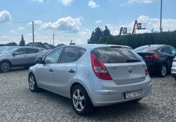 Hyundai i30 I Hatchback 1.6 CRDi 90KM 2007 Hyundai i30 Nowe sprzeglo. 1.6 Diesel 90KM, zdjęcie 2