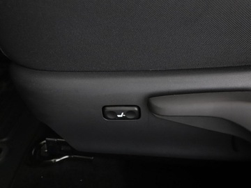 Toyota Auris II Hatchback 5d Facelifting 1.8 Hybrid 136KM 2017 Toyota Auris Edition-S+ kamera grzane fotele, zdjęcie 35