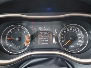 Jeep Cherokee V Terenowy 2.0 MJD 170KM 2015 Jeep Cherokee 2.0 MultiJet, 167 KM, 4X4, Automat, zdjęcie 9