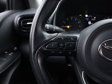 Toyota Yaris IV Hatchback 1.5 Dynamic Force 125KM 2022 Toyota Yaris 1.5 VVT-i, Salon Polska, zdjęcie 14