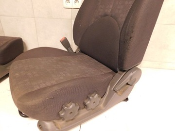 KIA RIO II 1,5 CRDI SEDADLO PŘEDNÍ ŘIDIČE SPOLUJEZDCE