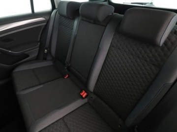 Volkswagen Golf VII Variant Facelifting 1.6 TDI-CR DPF BMT 115KM 2019 Volkswagen Golf DSG klima auto navi grzane fotele, zdjęcie 16