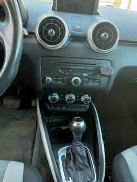Audi A1 I Hatchback 3d 1.4 TFSI 122KM 2010 Audi A1 1.4 Benzyna automat Xenon LED, zdjęcie 11