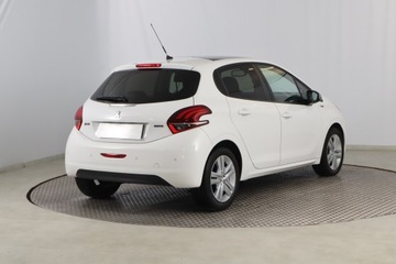 Peugeot 208 I Hatchback 5d Facelifting 1.2 PureTech 82KM 2016 Peugeot 208 1.2 PureTech, Navi, Klima, Tempomat, zdjęcie 4