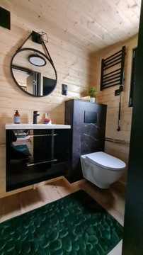 Мобильный дом Tiny House — современный односкатный дом на колесах.