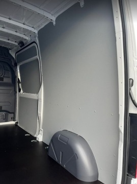 VW Crafter FWD L3H3 Boczki z plastiku 4mm