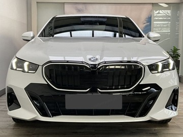 BMW Seria 5 G90-91 2025 BMW Seria 5 520i Sport Sedan 2.0 (208KM) 2025, zdjęcie 4