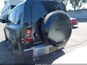 Land Rover Defender IV (L663) 2024 Land Rover Defender 110 P500 SE 2024 5.0 Benzyna 493KM, zdjęcie 3