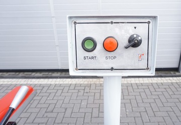 ŻEFAM DSXB40 Строгальный станок мощностью 3 кВт, настольное управление.