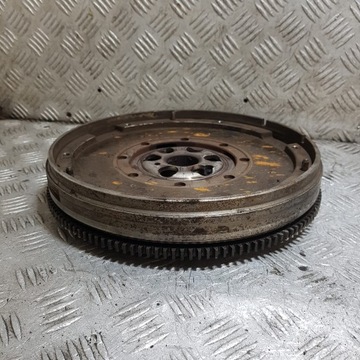 KOLO DVOUHMOTNÉ DVOUHMOTA VOLKSWAGEN PASSAT B5 1.6 B