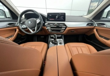 BMW Seria 5 G30-G31 Touring Facelifting 2.0 520d 190KM 2023 BMW Seria 5 xDrive Skora Automat Virtual Navi PDC Led FV23, zdjęcie 16