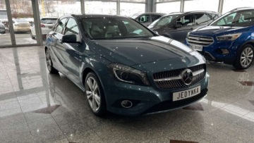 Mercedes Klasa A W176 Hatchback 5d 1.6 180 BlueEFFICIENCY 122KM 2014 Mercedes-Benz Klasa A Niepowtarzalny wyglad oraz stan Automat Ledy MOZLIWA, zdjęcie 1