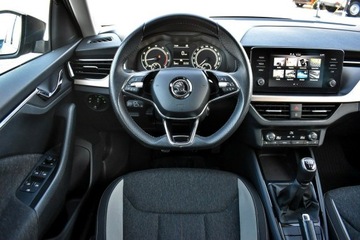 Skoda Kamiq Crossover 1.0 TSI 110KM 2022 Škoda Kamiq Skoda Kamiq Bezwypadkowy / Salon, zdjęcie 12