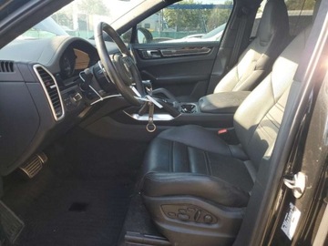 Porsche Cayenne III 2023 Porsche Cayenne Turbo S E Hybrid Coupe 2023 4.0l 4.0 Hybryda 670KM, zdjęcie 7