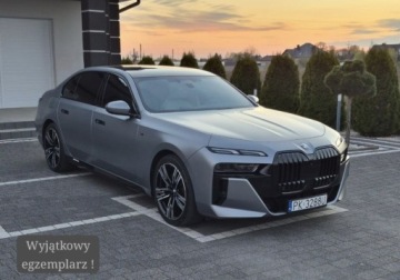 BMW Seria 7 G70 2023 BMW Seria 7 740i benzyna - 399 KM 3.0 Benzyna 326KM