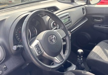Toyota Yaris III Hatchback 5d 1.33 Dual VVT-i 99KM 2013 Toyota Yaris samochod krajowy 1.3 Benzyna 99KM, zdjęcie 13