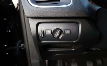 Volvo V40 II 2019 Volvo V40 Volvo V40 T2 Linje Svart 2.0 Benzyna 122KM, zdjęcie 27