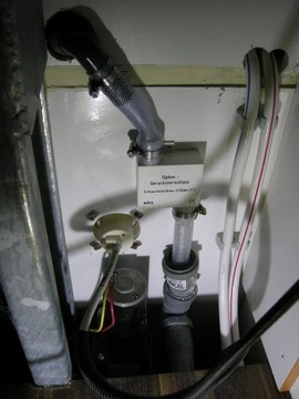 Установка гидрозатвора, сифон 19 мм для кемпера