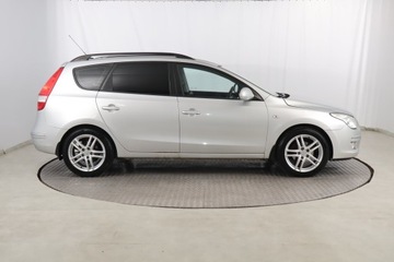 Hyundai i30 I CW 1.6 DOHC CVVT 126KM 2008 Hyundai i30 1.6 CVVT, Salon Polska, Klima, zdjęcie 5