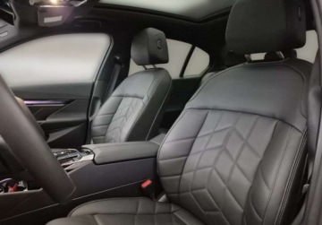 BMW Seria 5 G90-91 2025 BMW Seria 5 520i M Sport, Dach panoramiczny, Harman Kardon, Pakiet Comfort, zdjęcie 11