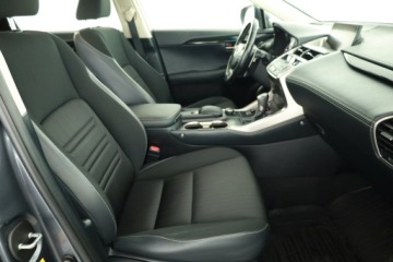 Lexus NX I SUV 200t 238KM 2016 Lexus NX 200t, Salon Polska, Serwis ASO, 4X4, zdjęcie 6